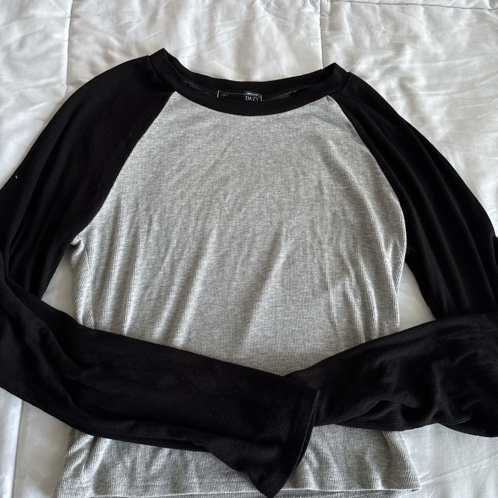 Women's Long Sleeve Raglan Tee - Black & Light Gray